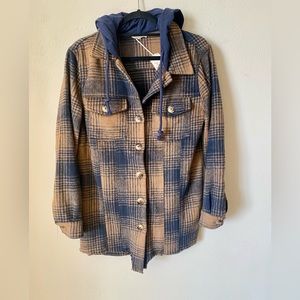 Shacket, size medium, camel and navy with hood.